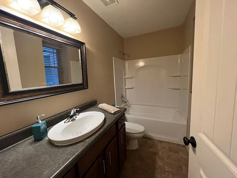 2934 Leavenworth St — Photo 101