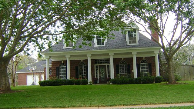 1st image of 122 Live Oak Ln