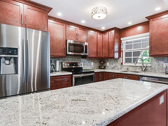 5th image of 773 Jeffery Street #4-305