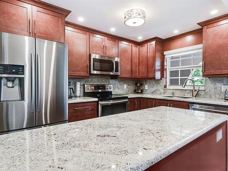 773 Jeffery St #4-305 — Photo 5
