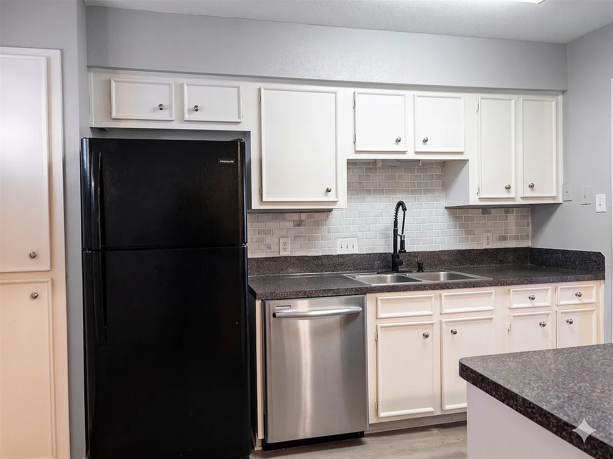 Building Photo - 1069 Willow Oaks Cir #1069