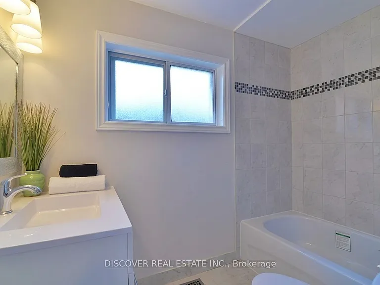14 Donata Dr — Photo 22