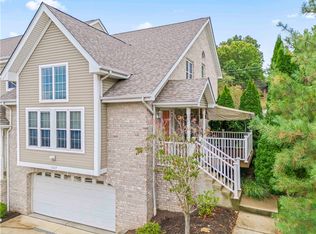 1027 Waterford Ct E, Canonsburg, PA