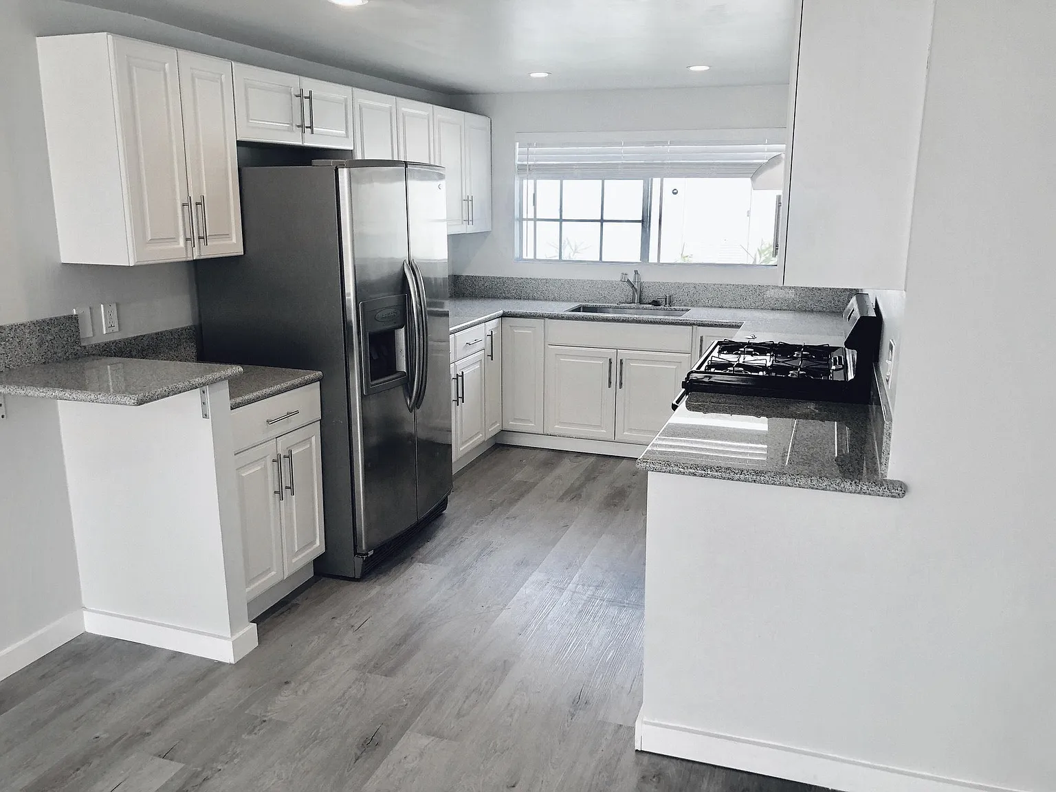3 bed, 1250 sqft, $4,850 — Photo 4