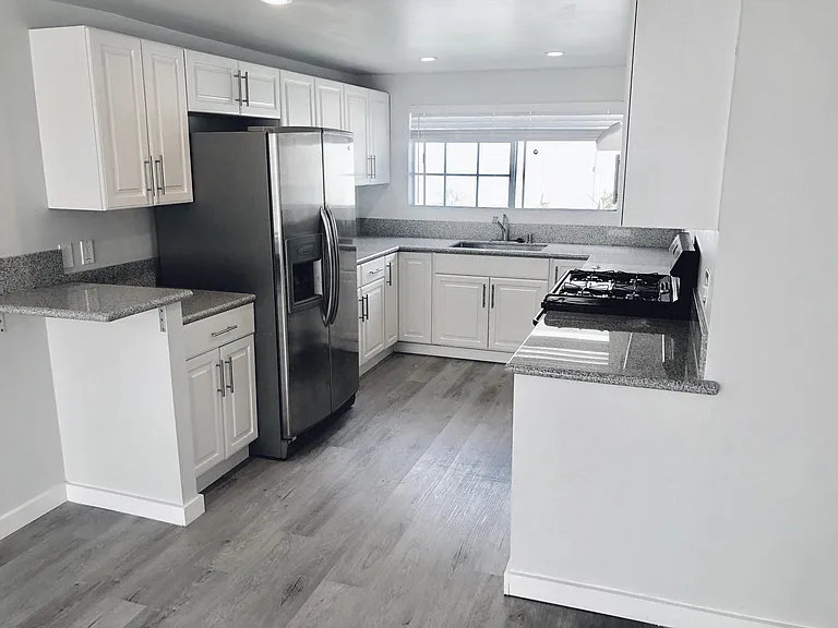 2456 Arizona Ave #3 — Photo 4