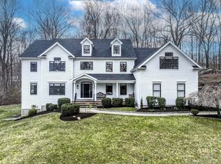 24 Crosby Ct, Ridgefield, CT 06877