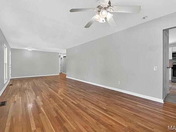 5th image of 12700 Karenway Ct