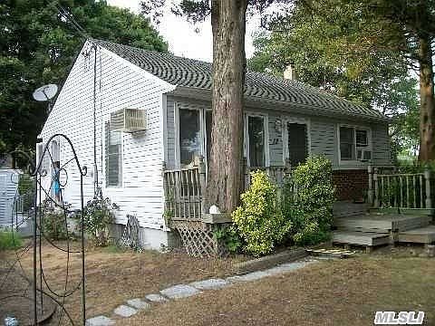 2nd image of 12 Saint Andrews Dr