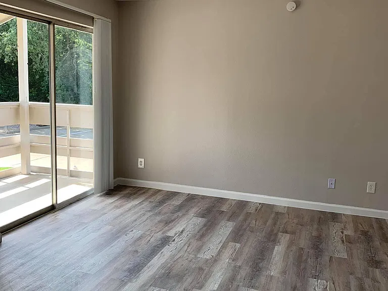 The Summit Apartments — Photo 22