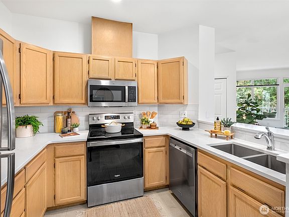 5th image of 5400 Harbour Pointe Boulevard #E205