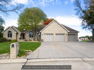 155 Donegal Rd, Aurora, NE 68818