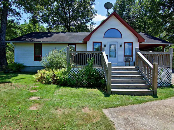 1173 Lakeland Dr, Toccoa, GA 30577