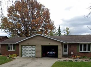 2571 Trojan Dr, Green Bay, WI 54304