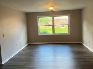 116 Project Rd APT 6, Troy, NY 12180
