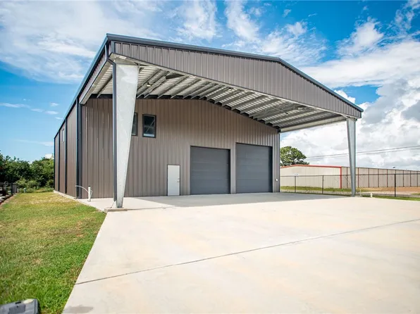 14 Connelley Ln, Port O Connor, TX 77982