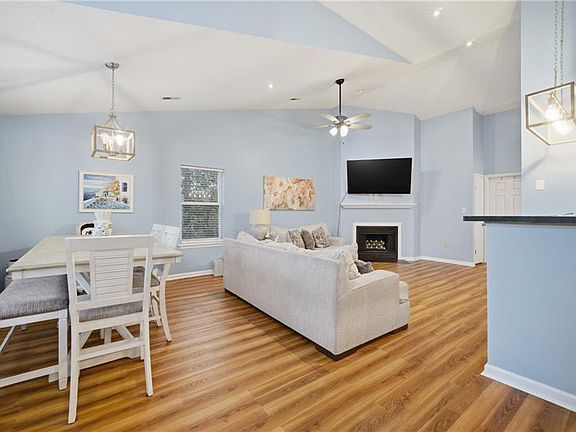 4th image of 207 Westover Ave APT 301