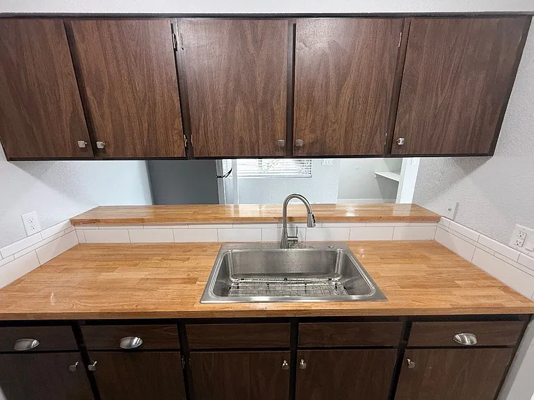 247 Lorraine Ave — Photo 3