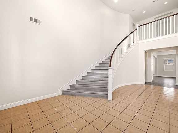 2nd image of 10828 Portofino Ln