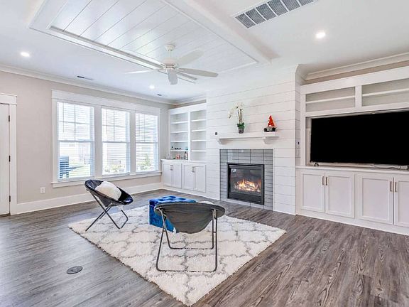 3rd image of 2852 Martins Point Way