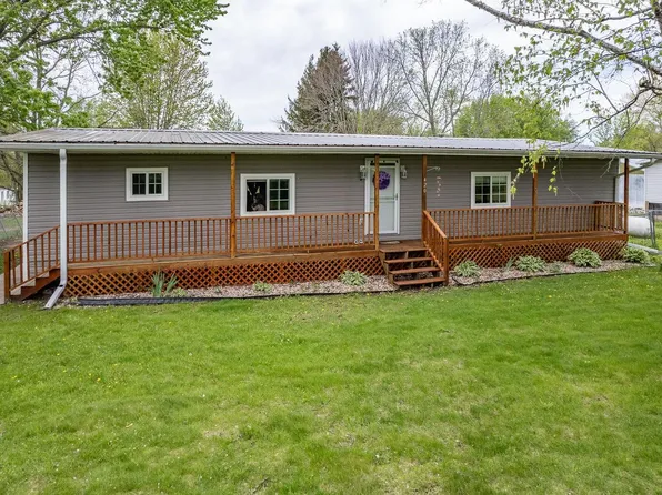 420 Mill St, La Valle, WI 53941