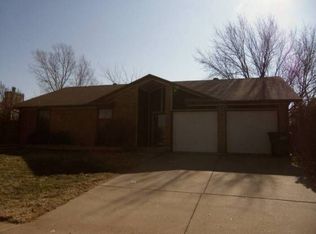 2004 Castle Rock, Edmond, OK 73003