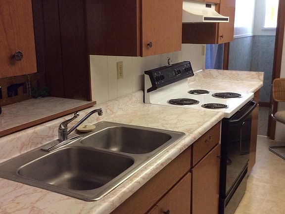 2nd image of 1139 Garland Dr
