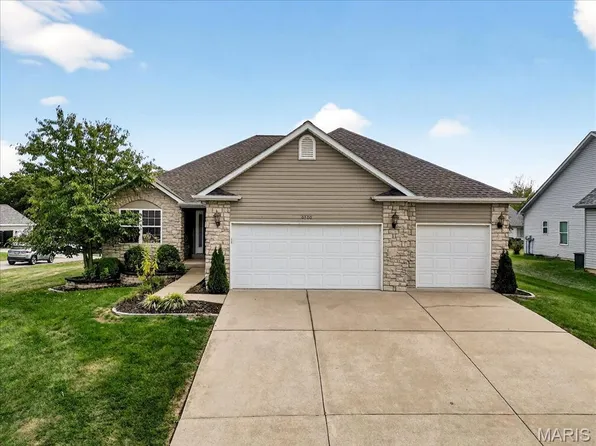 10300 Fairway Dr, Foristell, MO 63348