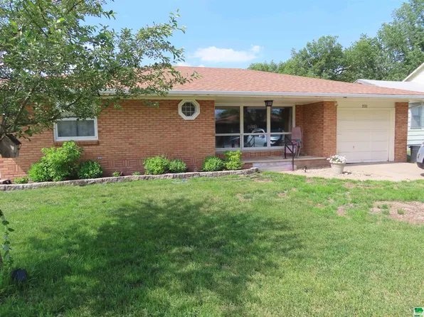 221 Hardy St, Akron, IA 51001