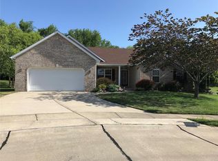 10 Ashworth Ct, Maryville, IL 62062