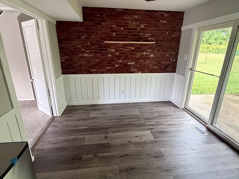 111 Edge Ln — Photo 7