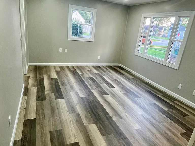 2645 Strong St — Photo 4