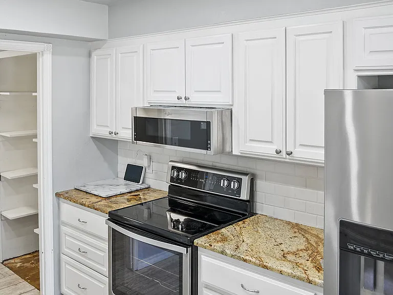 9724 Kent Dr — Photo 10