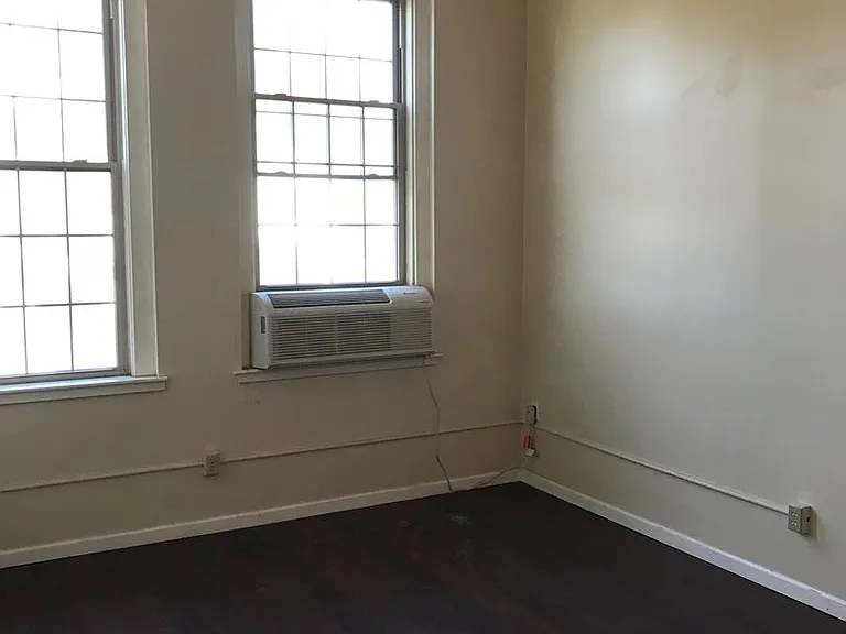 450 Hill St — Photo 22
