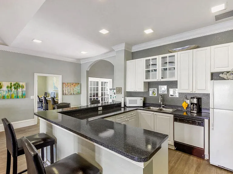 Windsong Apartments — Photo 13