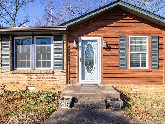 3rd image of 209 Morningside Dr