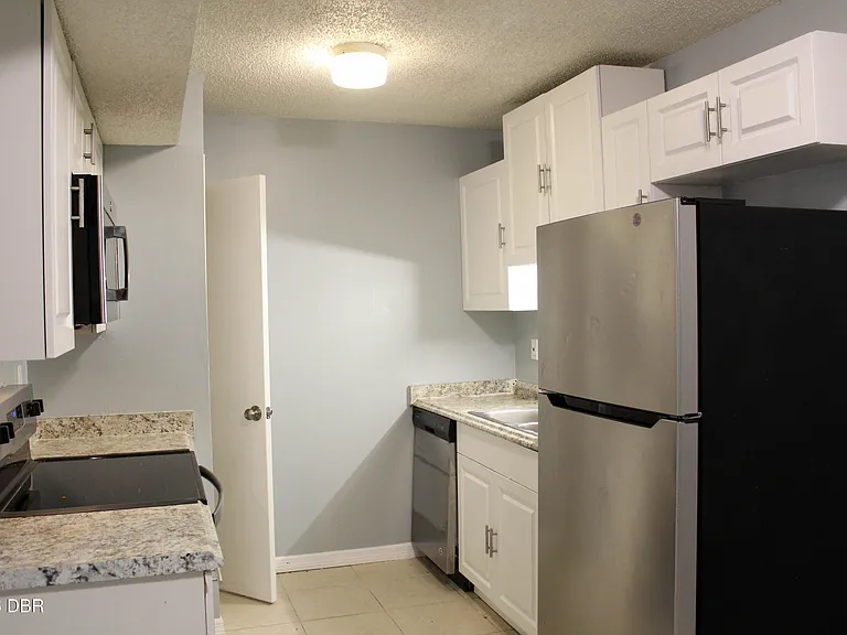 1600 Big Tree Rd #E2 — Photo 6