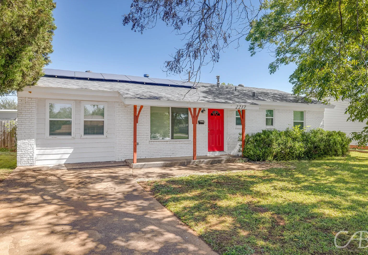 3 bed, 2.0 bath, $1,795 — Photo 1