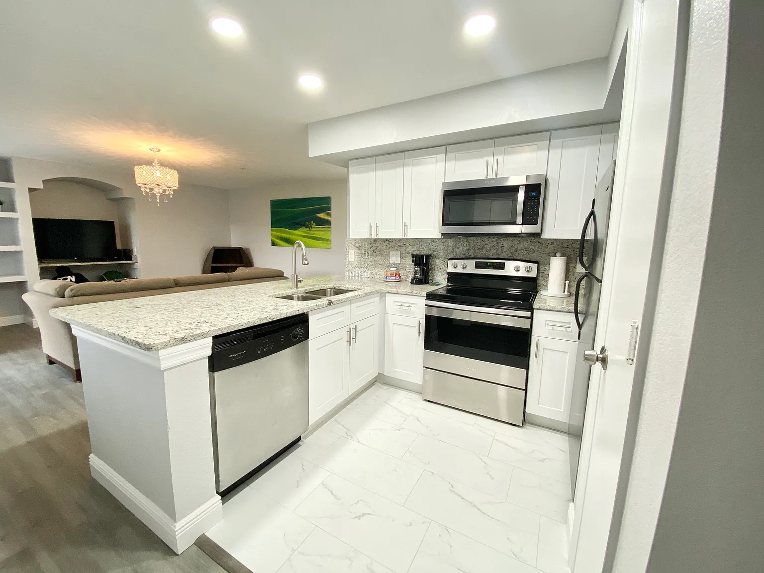 2 bed, 1007 sqft, $2,500 — Photo 4