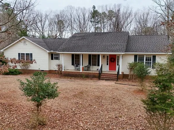 16 Eagle Perch Ct, Clarksville, VA 23927