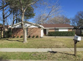 2148 Hurstview Dr, Hurst, TX 76054