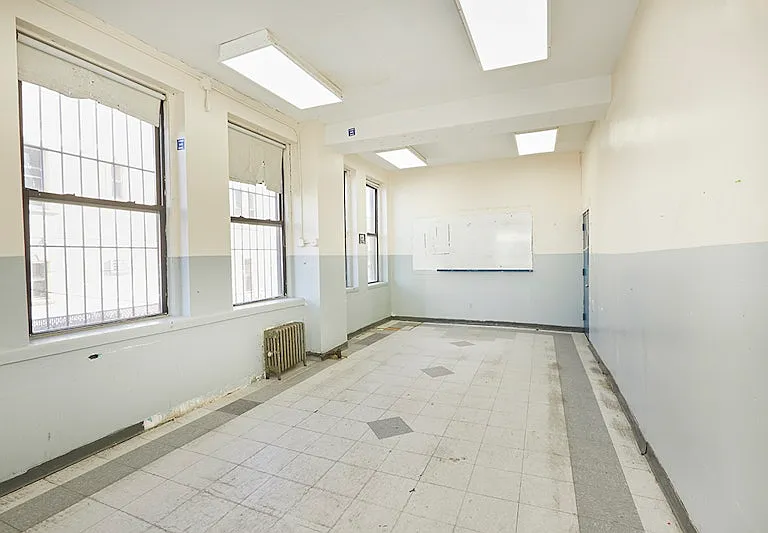 2025 67th St #SCHOOL — Photo 13