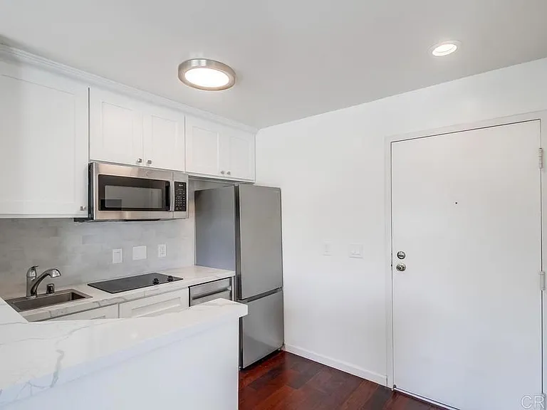 3950 Cleveland Ave #215 — Photo 13