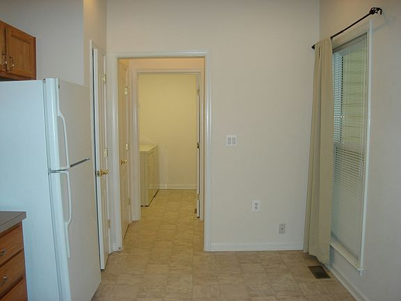 3rd image of 75 Harborton Ln