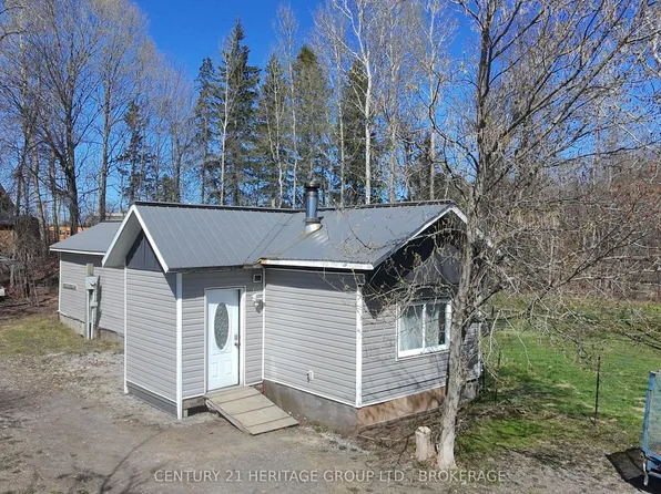 10 Wilson St, Rideau Lakes, ON K0G 1E0