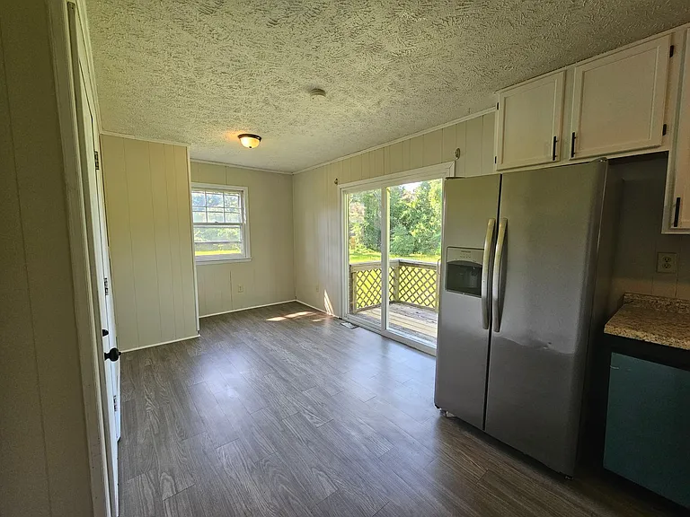 3318 Teakwood Dr — Photo 4