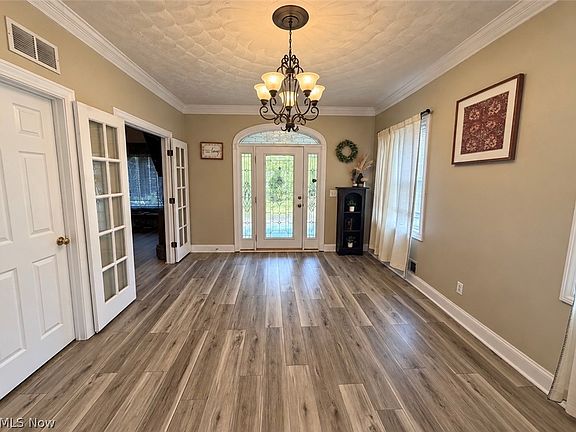 5th image of 2154 Norwood Blvd