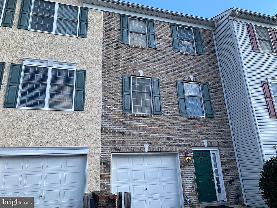1st image of 127 Pumpkin Patch Ln