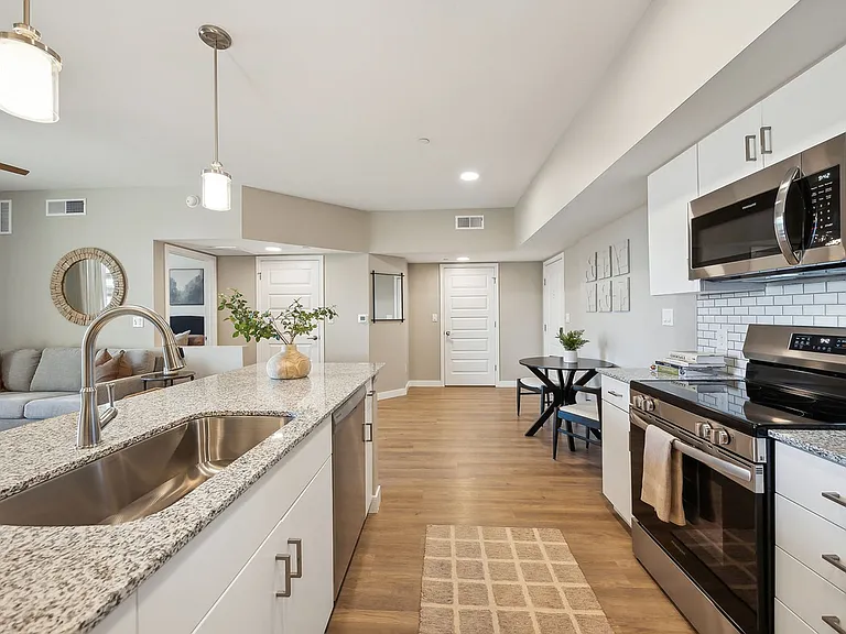 Eagle Ridge Apartment Homes — Photo 18