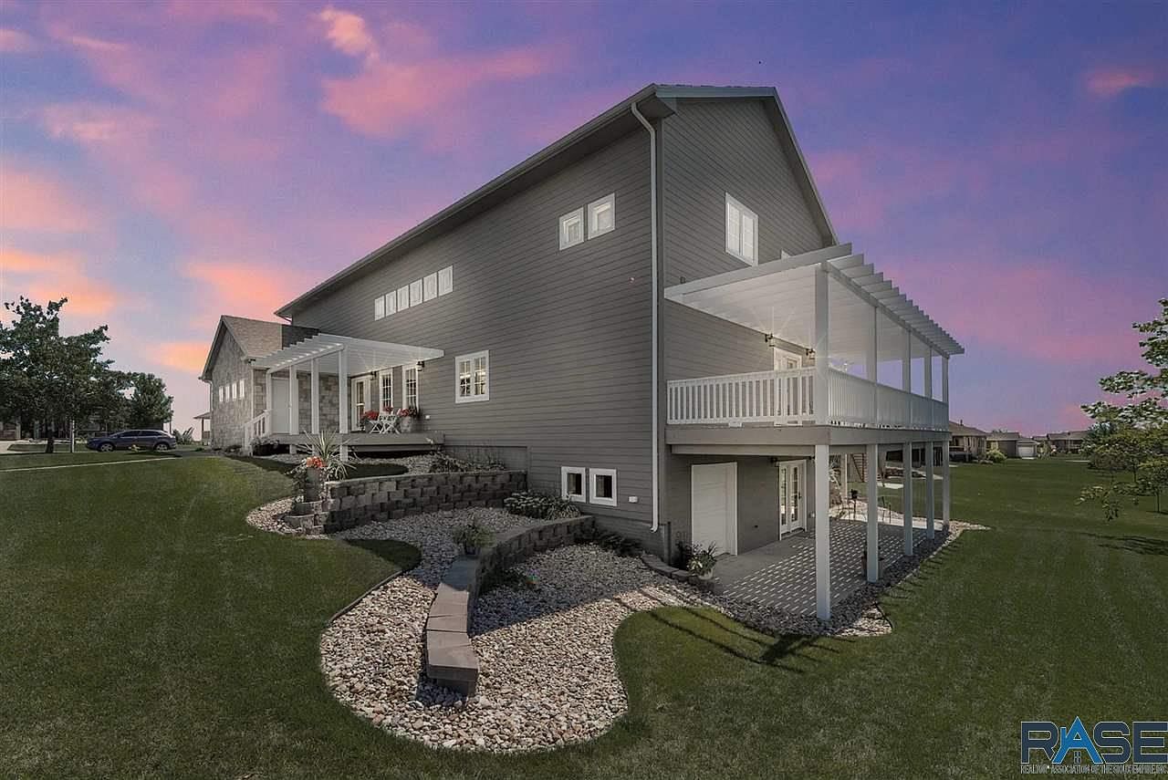 5109 E 49th St, Sioux Falls, SD 57110 Zillow