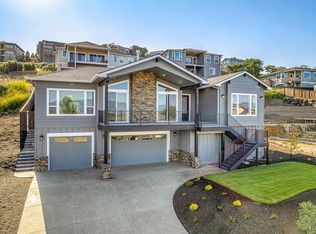 539 W La Strada Cir, Medford, OR